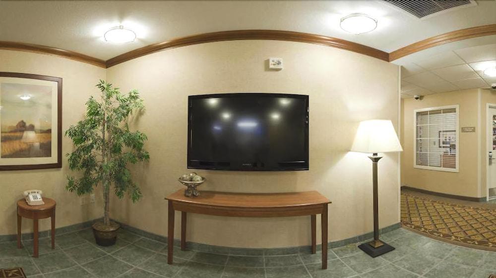 Candlewood Suites Junction City - Ft. Riley By Ihg Екстериор снимка