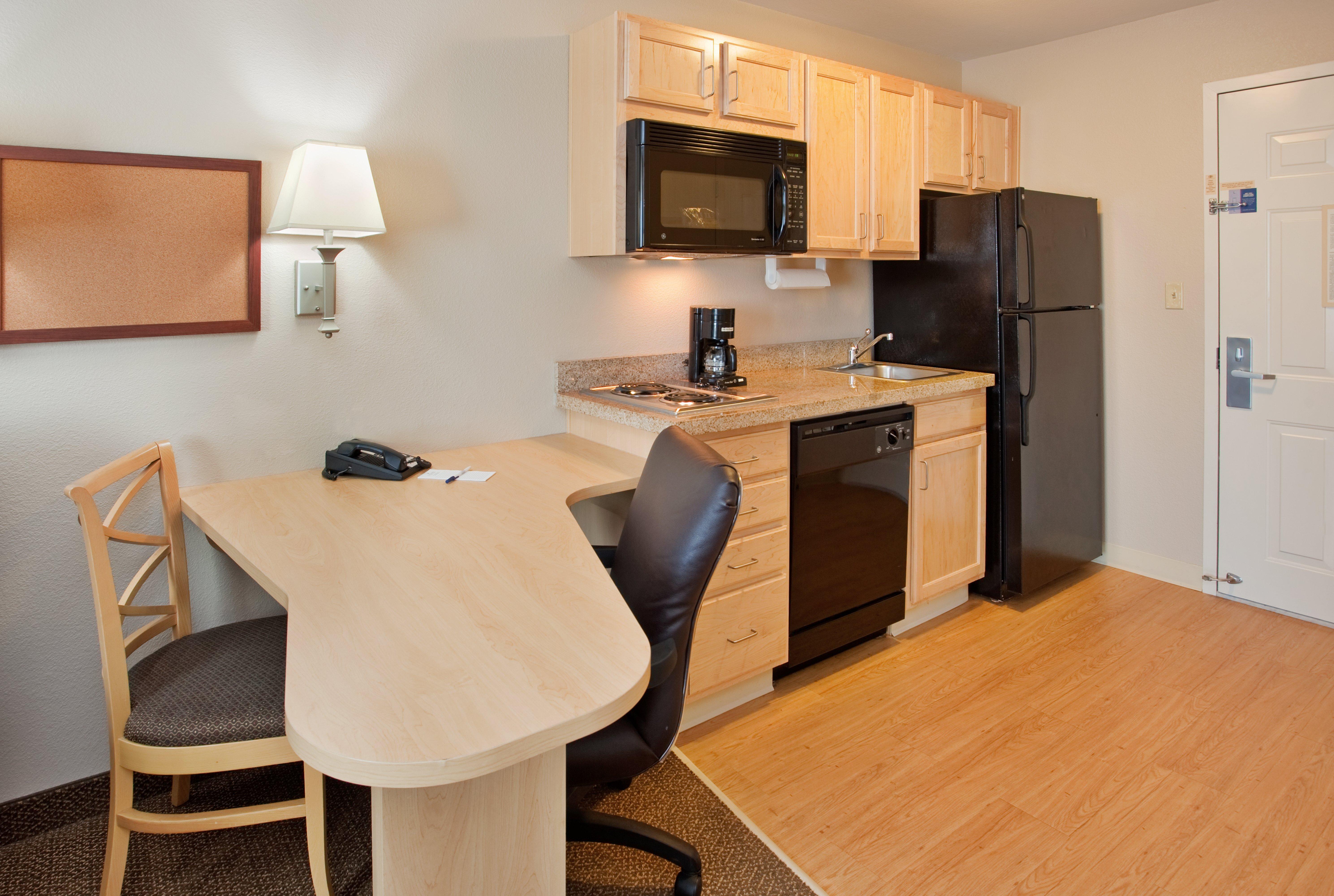Candlewood Suites Junction City - Ft. Riley By Ihg Екстериор снимка