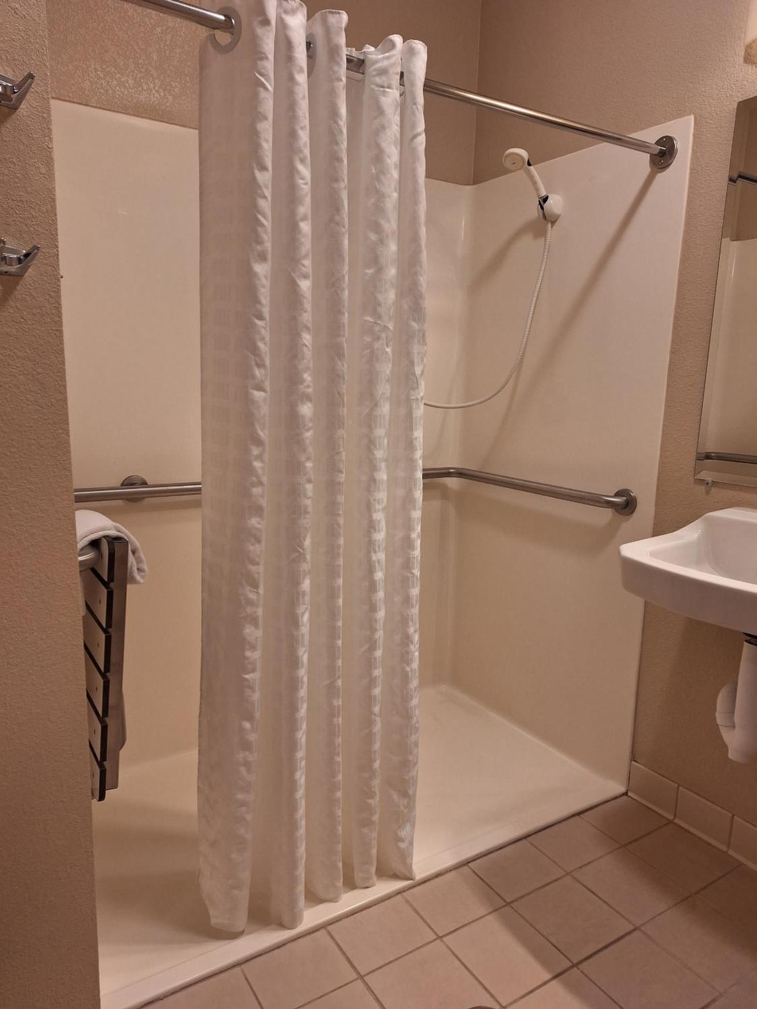 Candlewood Suites Junction City - Ft. Riley By Ihg Екстериор снимка