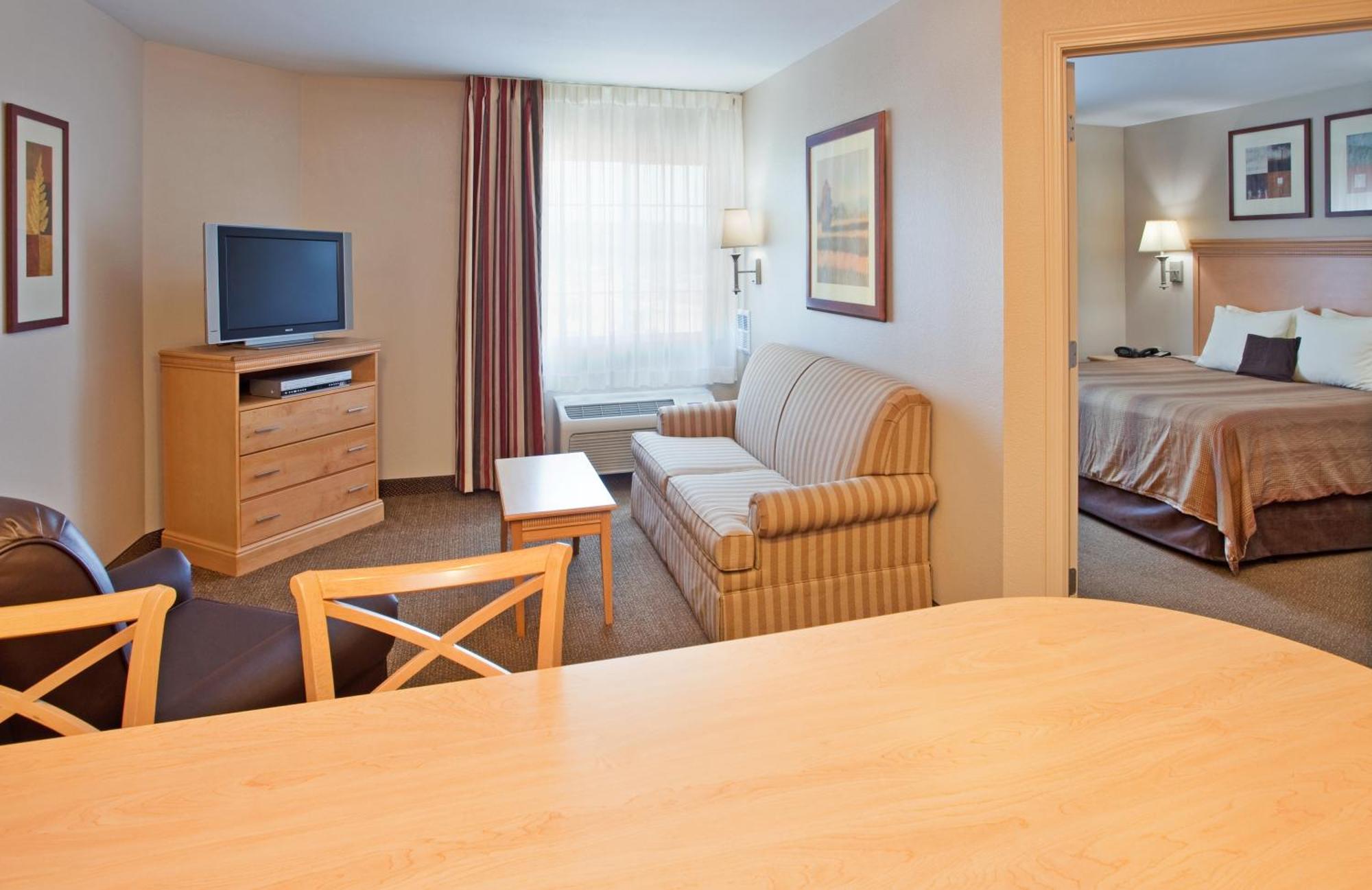 Candlewood Suites Junction City - Ft. Riley By Ihg Екстериор снимка