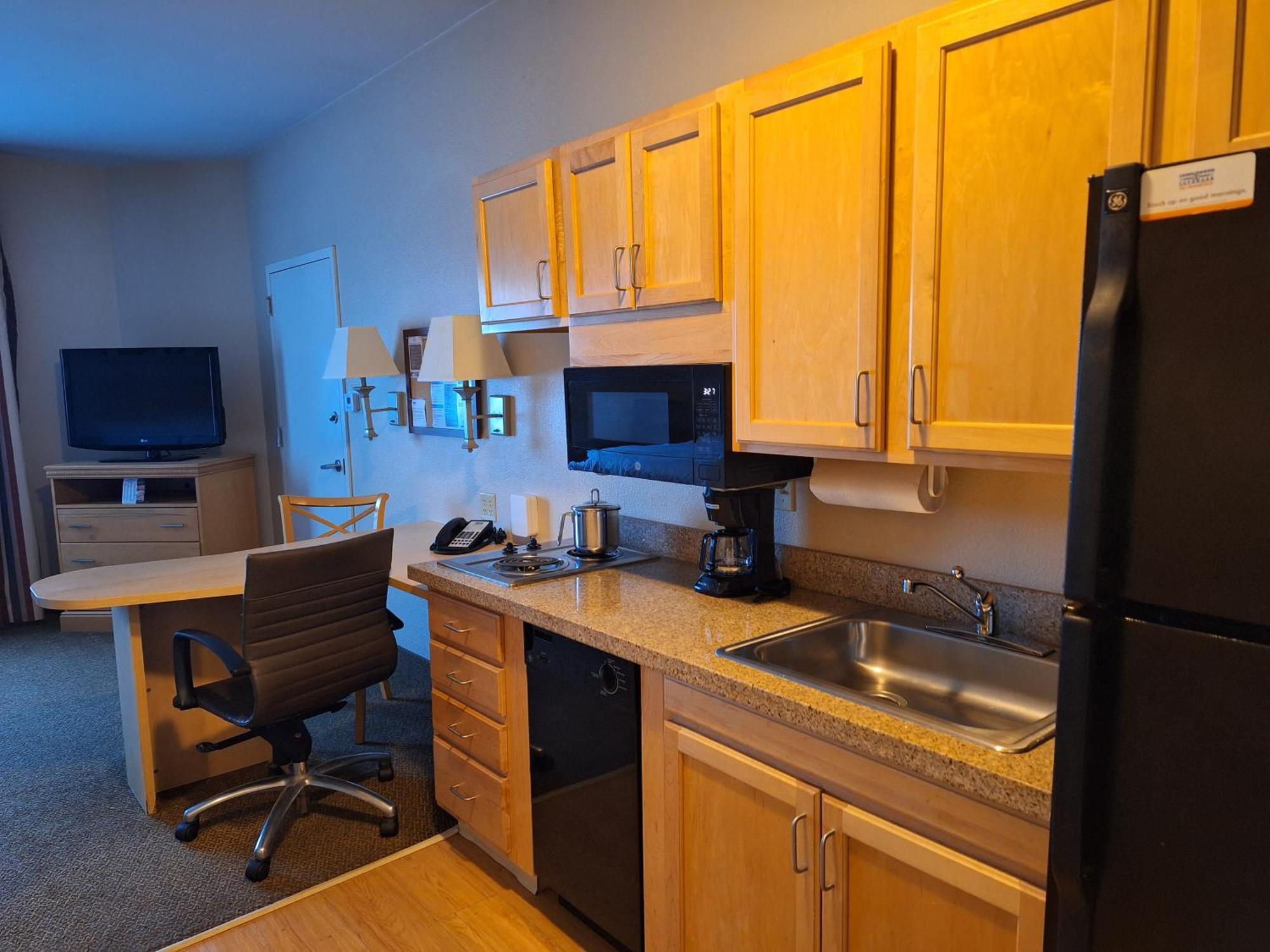 Candlewood Suites Junction City - Ft. Riley By Ihg Екстериор снимка