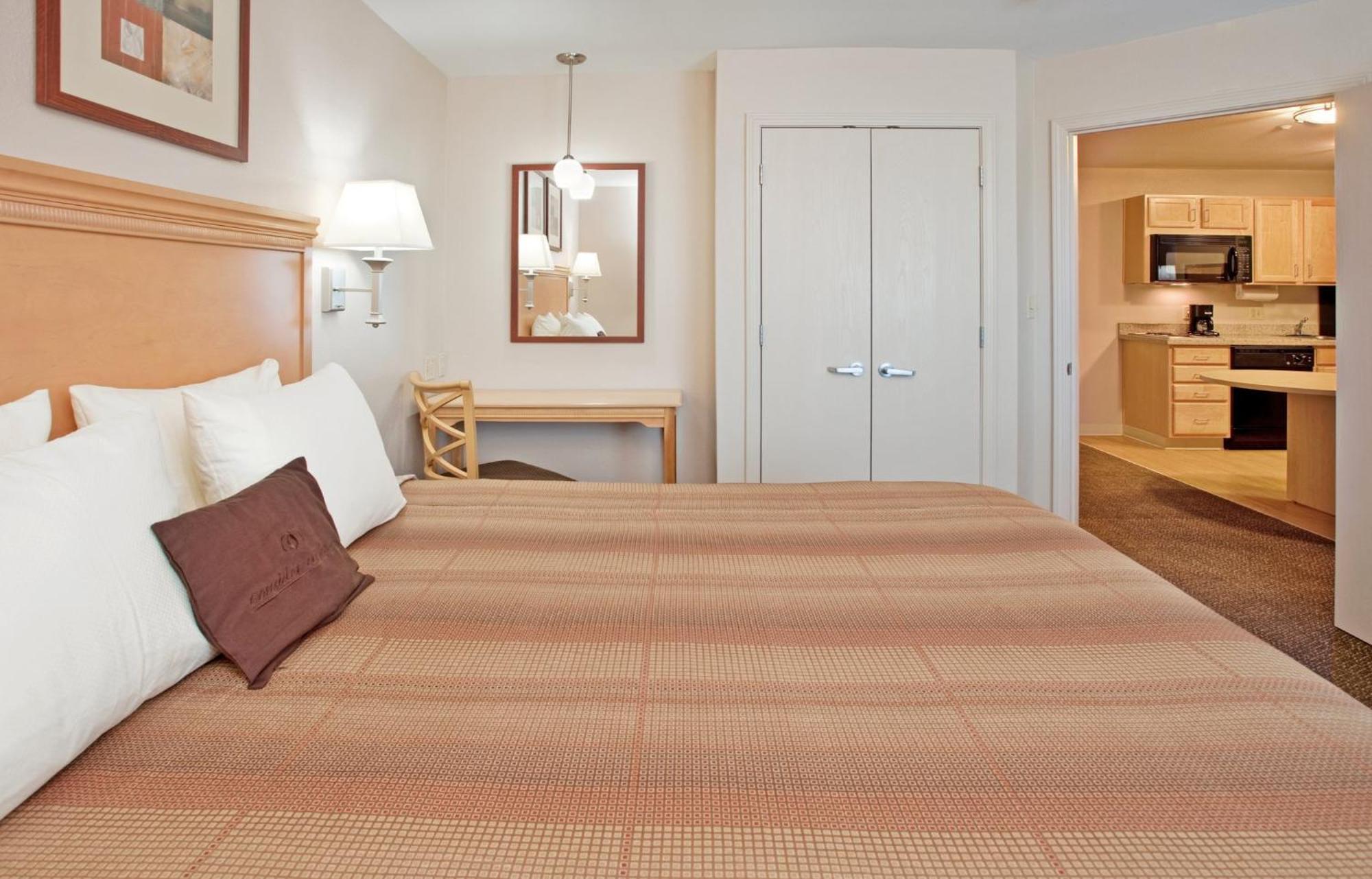 Candlewood Suites Junction City - Ft. Riley By Ihg Екстериор снимка
