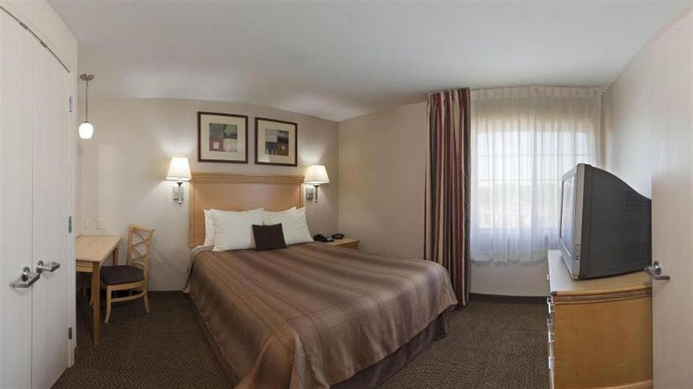Candlewood Suites Junction City - Ft. Riley By Ihg Екстериор снимка